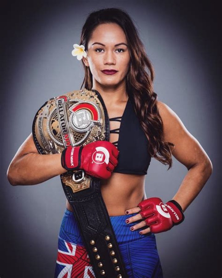 Ilima-Lei Macfarlane Biography, Age, Height, Husband, Net Worth, Family