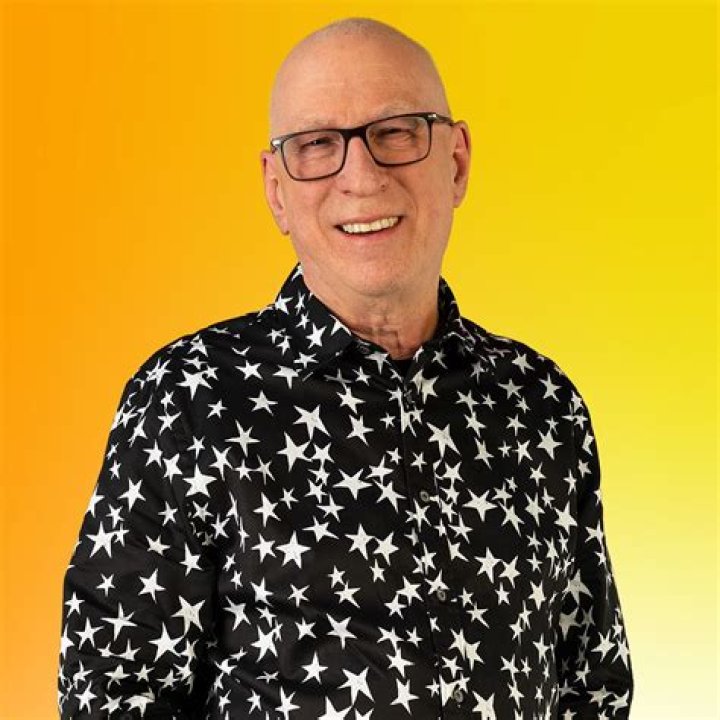 Ken Bruce Biography, Age, Height, Wife, Net Worth, Family