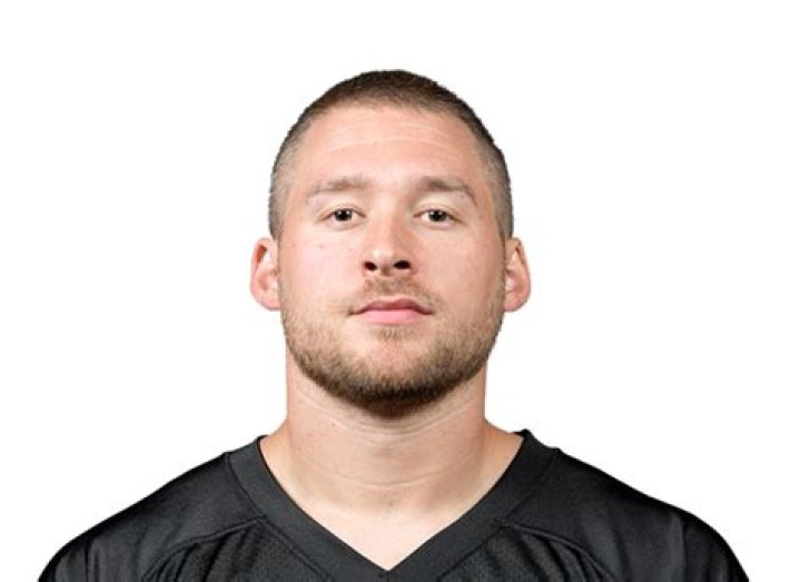 Nick Kwiatkoski Biography, Age, Height, Wife, Net Worth, Family