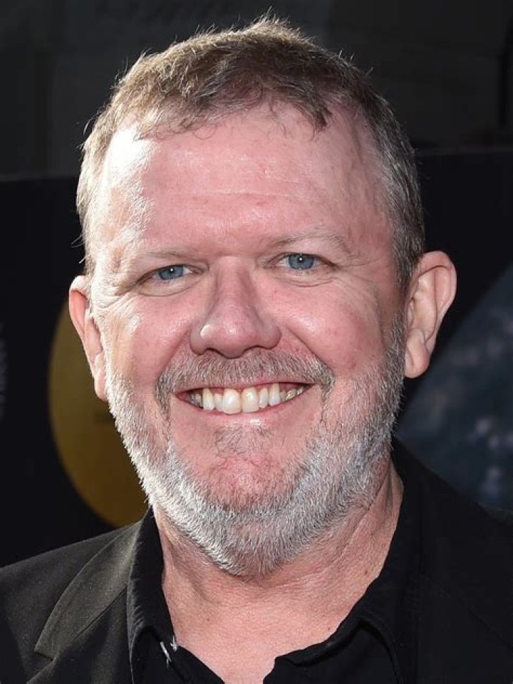 Robert MacNaughton biografía, edad, altura, esposo, net worth, familia