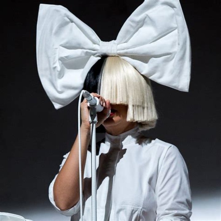 Sia Biography, Age, Height, Husband, Net Worth, Family