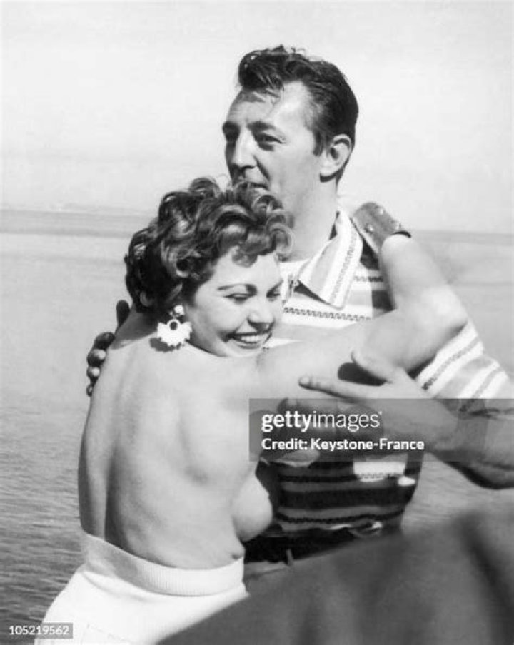 Simone Silva Biography, Age, Height, Husband, Net Worth, Family